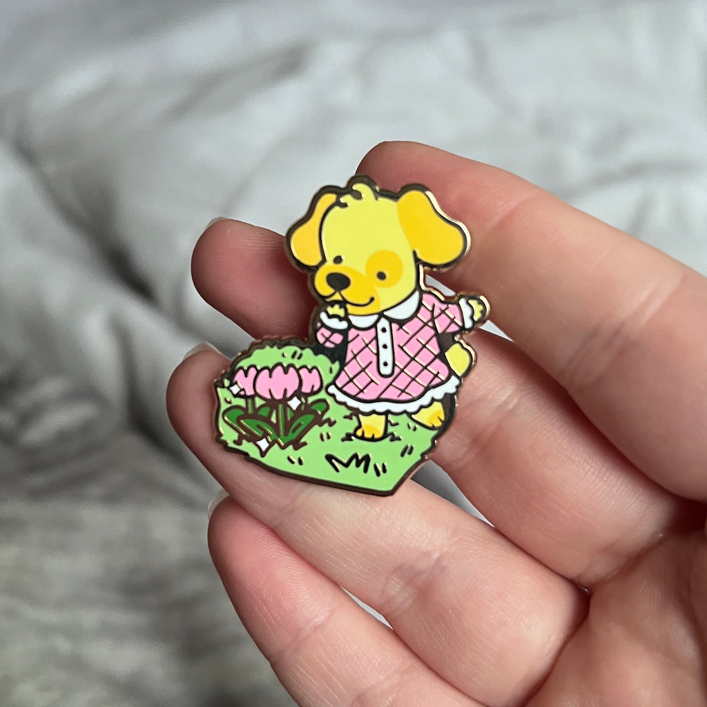 August Patreon Rewards 2023  Woolblossom Goldie Flowers Pin  